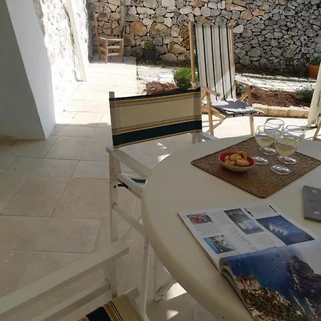 Il Trullo Bianco A Masseria Santalachicca *